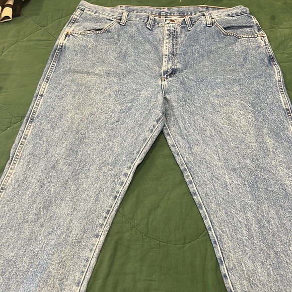 These pants are lightly used and in good condition one belt loop is loose - Picture 2 of 3